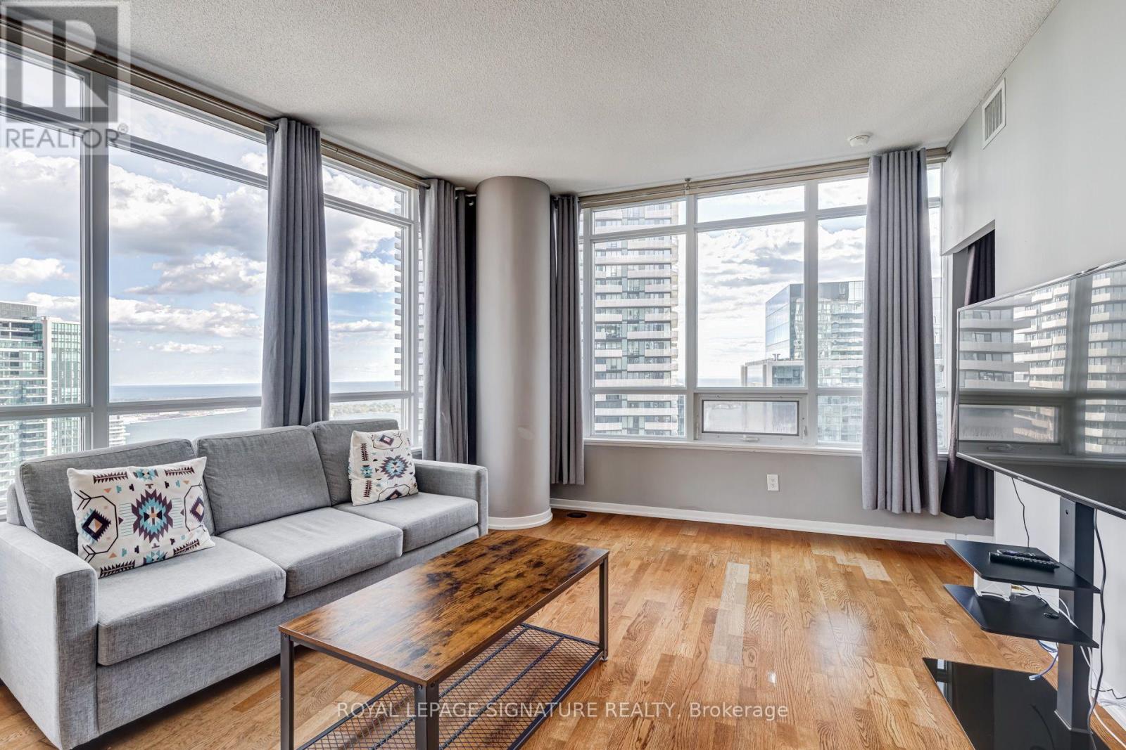 4310 - 65 Bremner Boulevard Property Photo 10