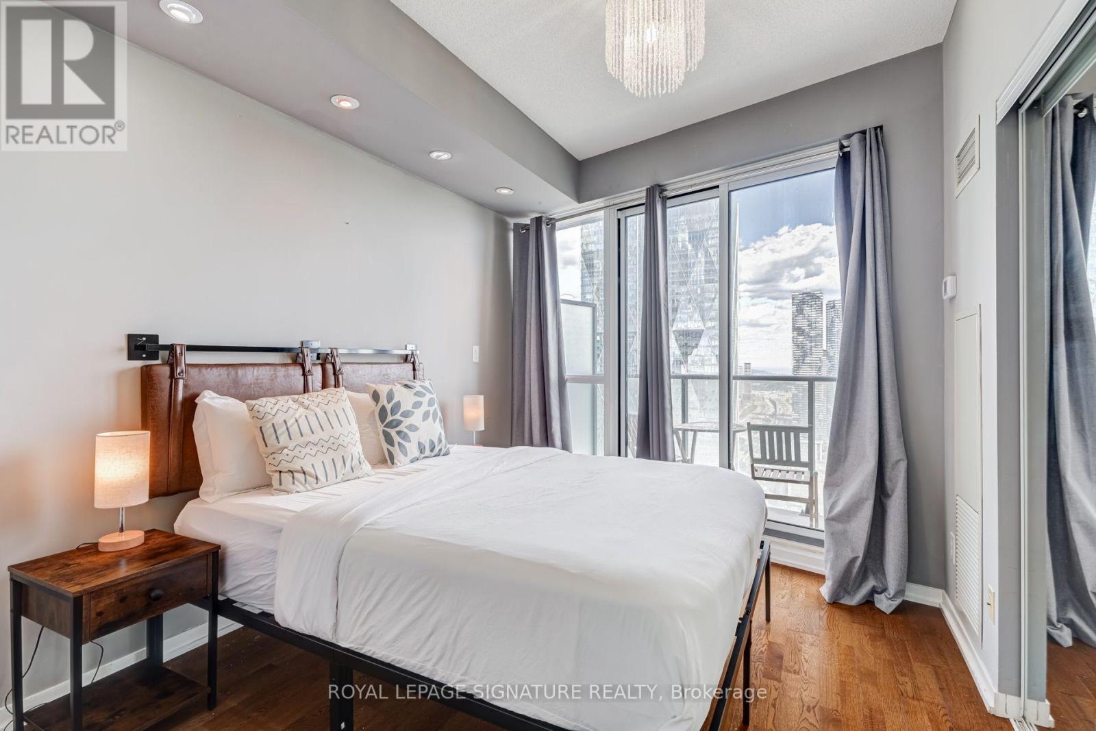 4310 - 65 Bremner Boulevard Property Photo 14
