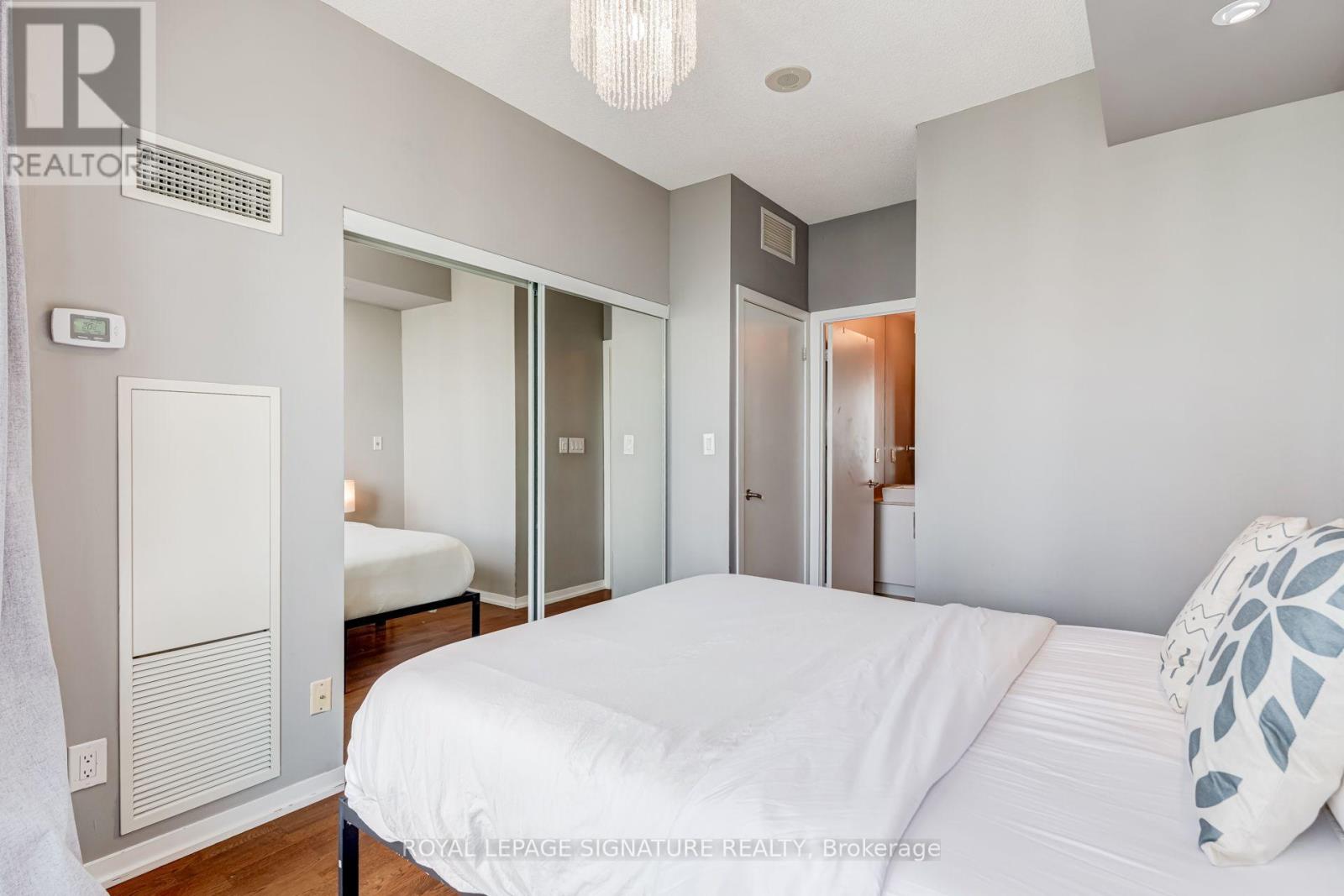 4310 - 65 Bremner Boulevard Property Photo 15