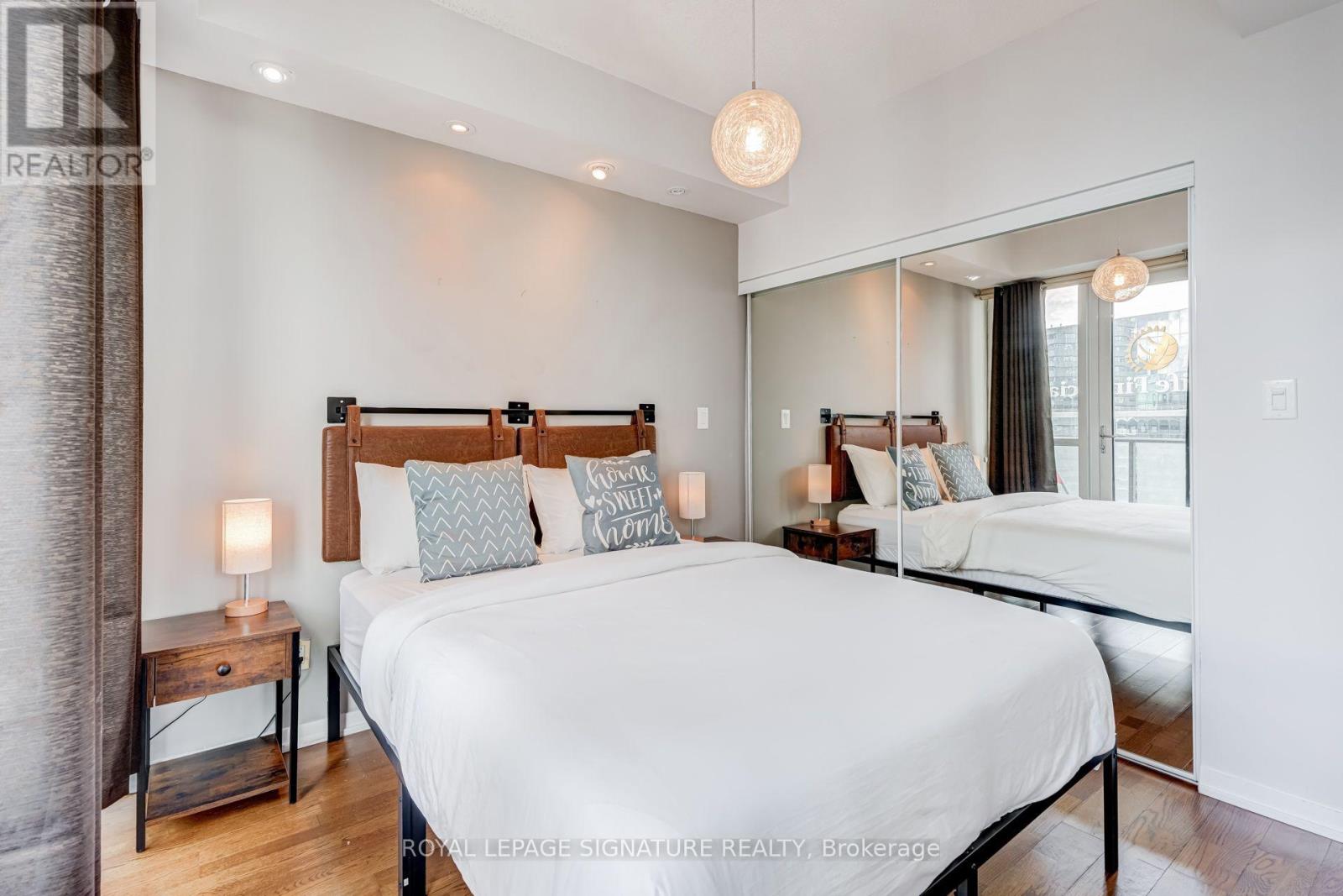 4310 - 65 Bremner Boulevard Property Photo 17