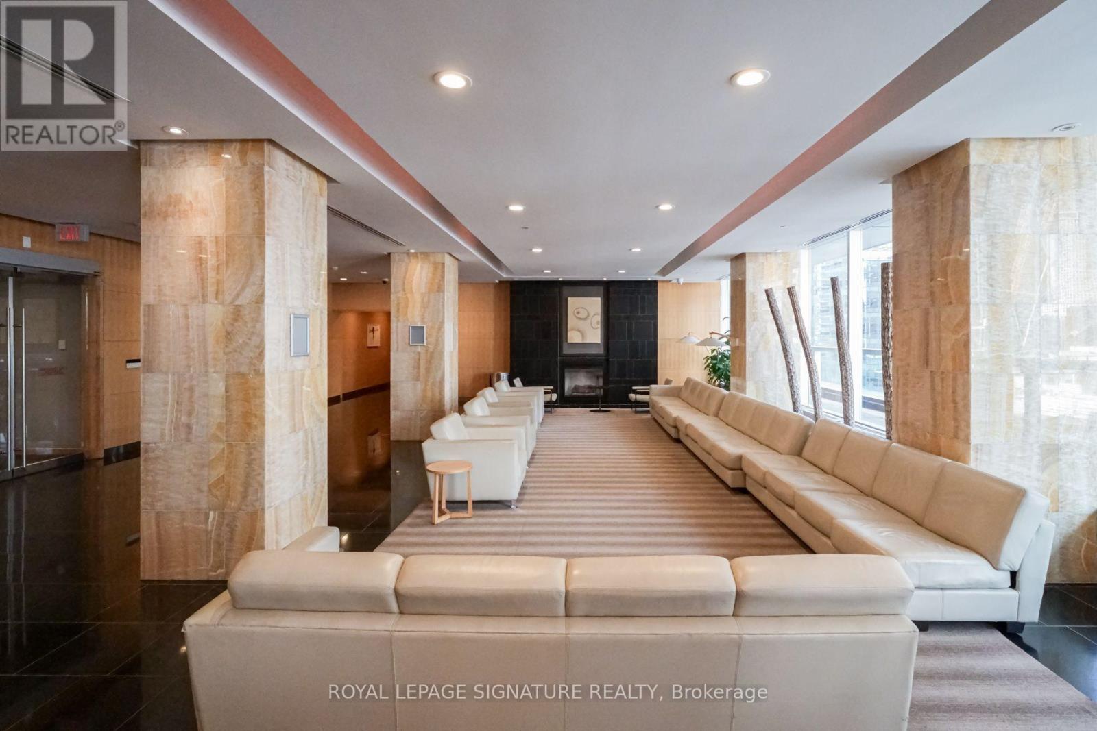 4310 - 65 Bremner Boulevard Property Photo 32