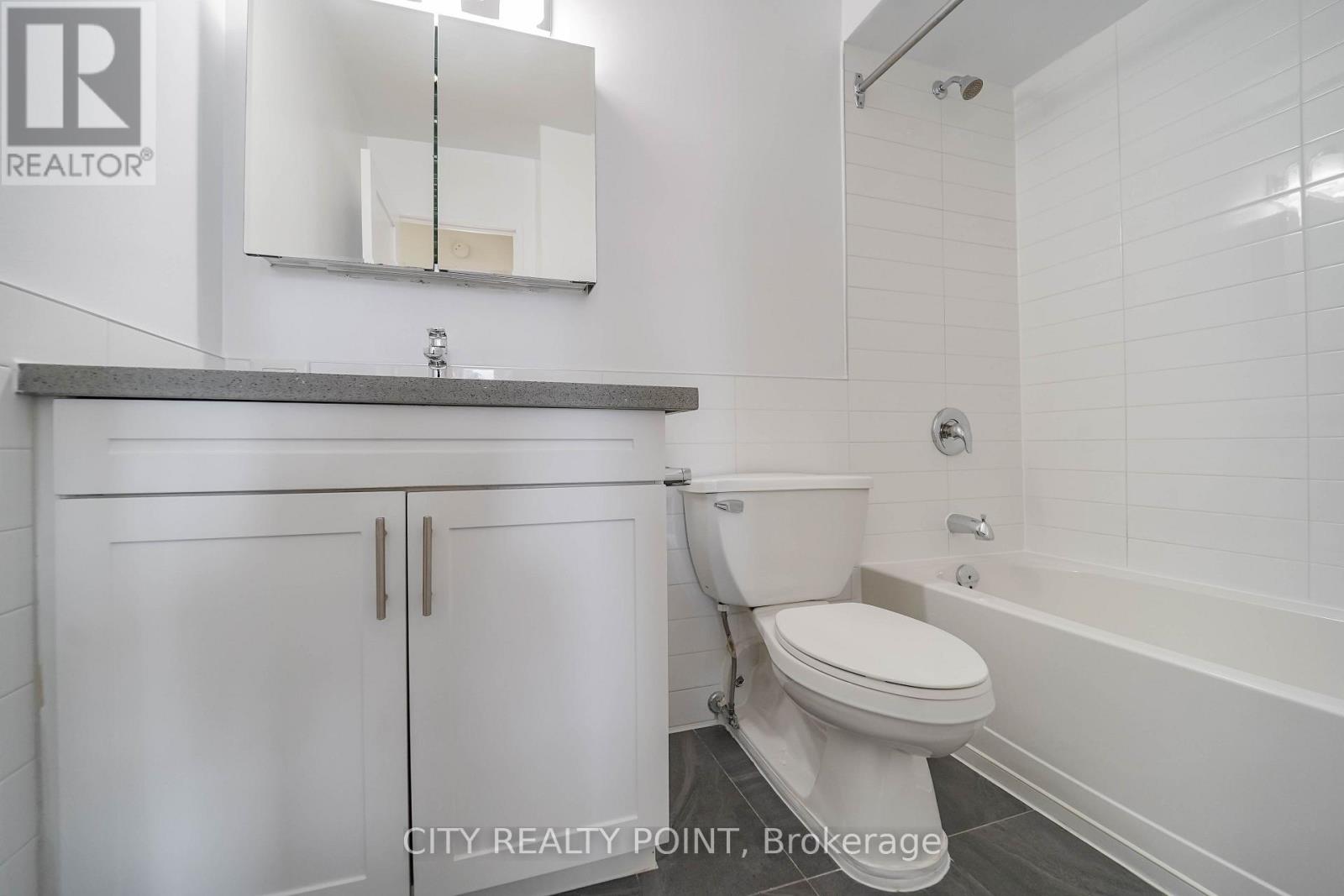 404 - 666 Spadina Avenue Property Photo 10