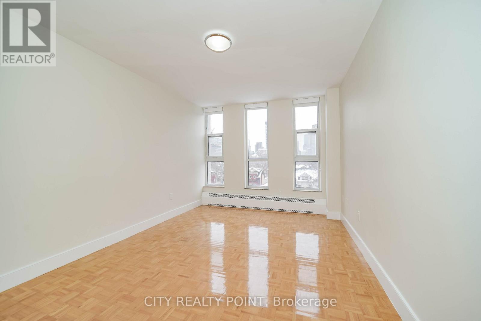 404 - 666 Spadina Avenue Property Photo 13