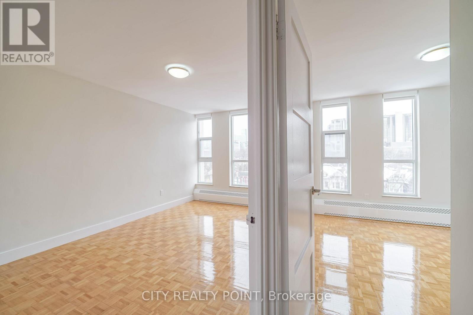 404 - 666 Spadina Avenue Property Photo 15