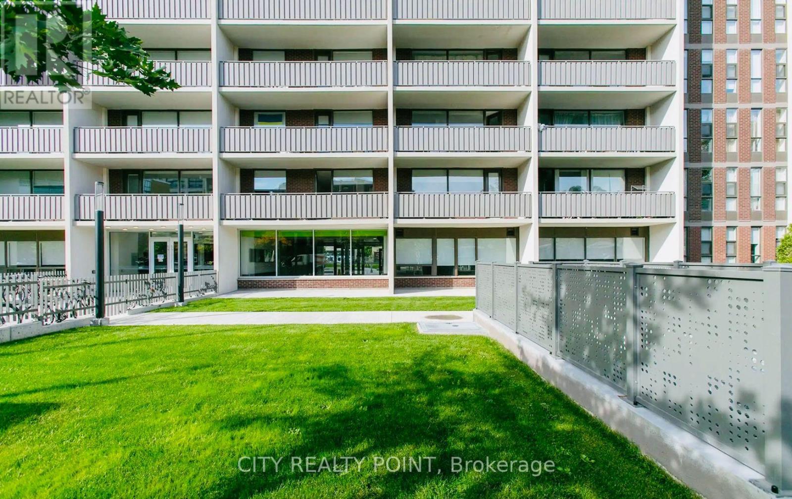 404 - 666 Spadina Avenue Property Photo 27