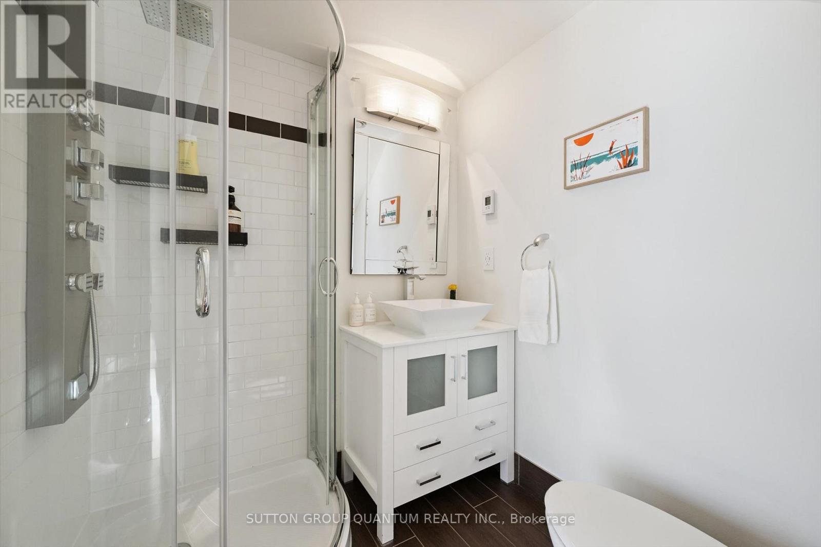 915 - 77 Lombard Street Property Photo 11