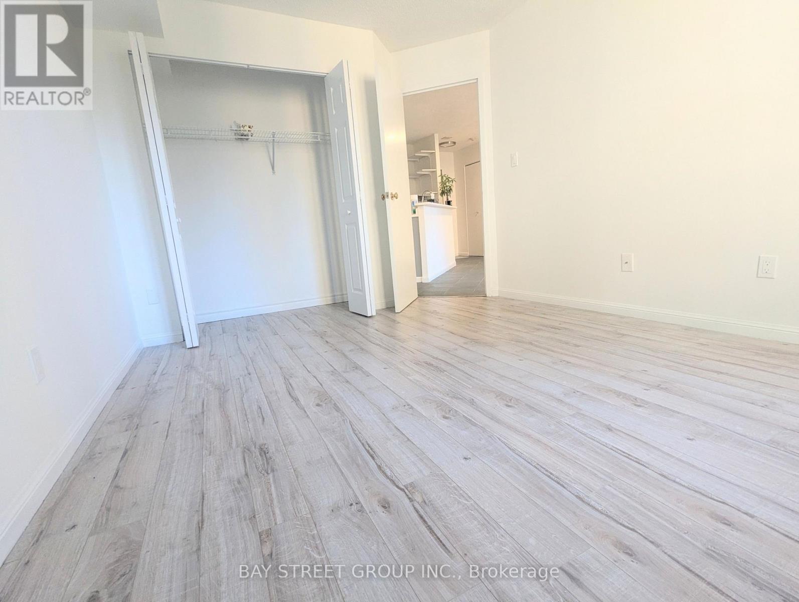 1106 - 25 Grenville Street Property Photo 12