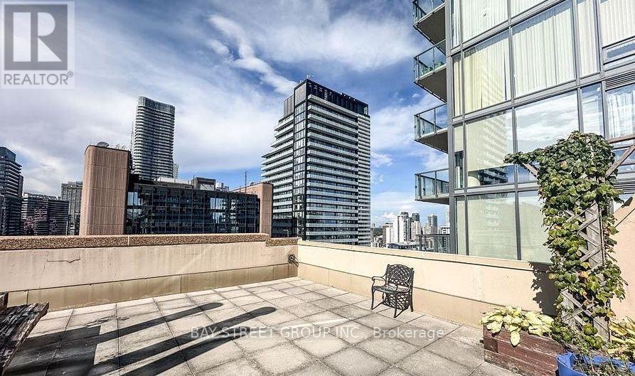 1106 - 25 Grenville Street Property Photo 18