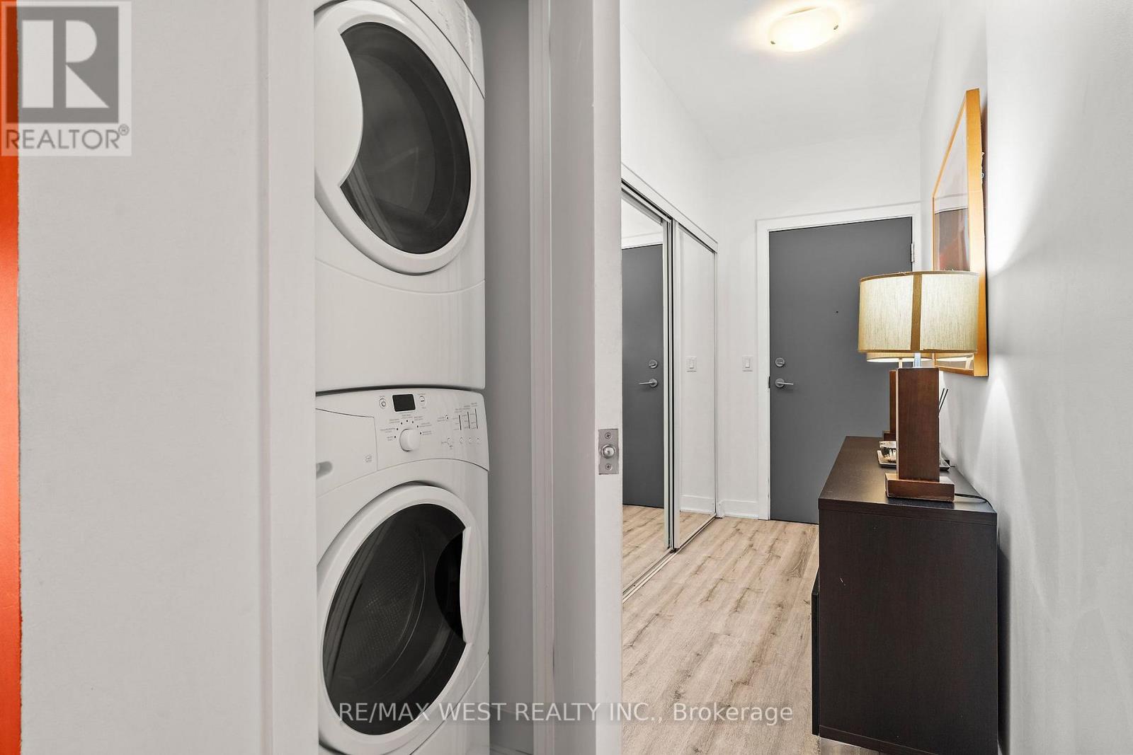 1002 - 169 Fort York Boulevard Property Photo 7