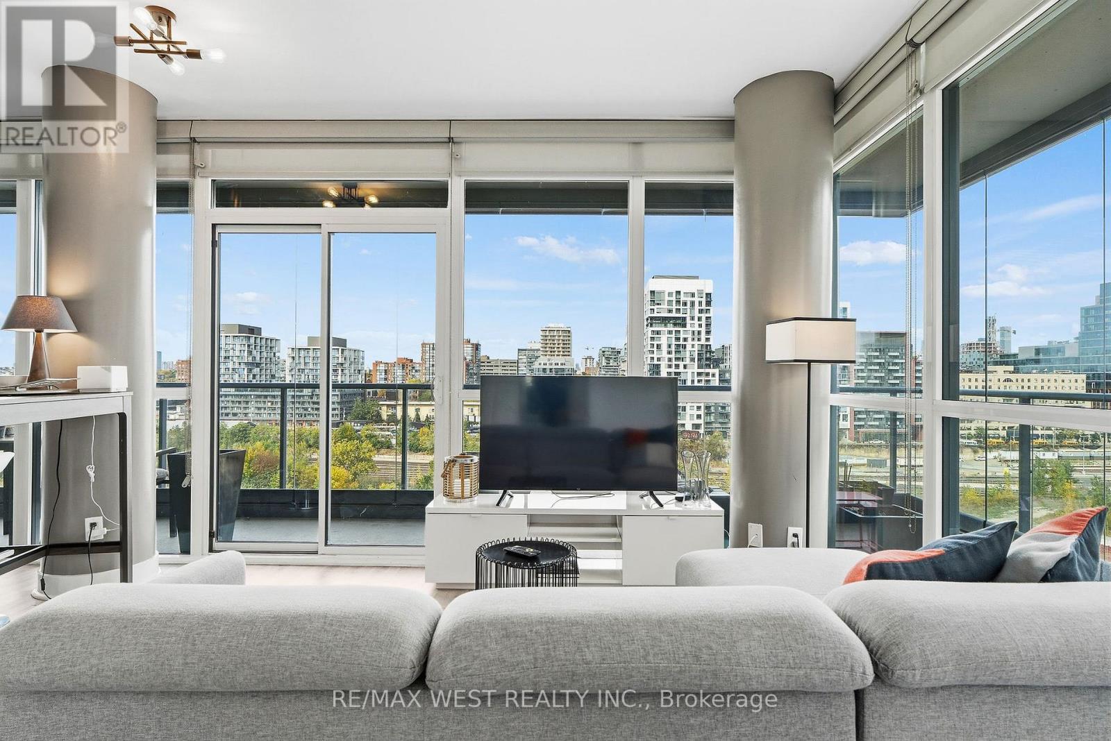 1002 - 169 Fort York Boulevard Property Photo 14