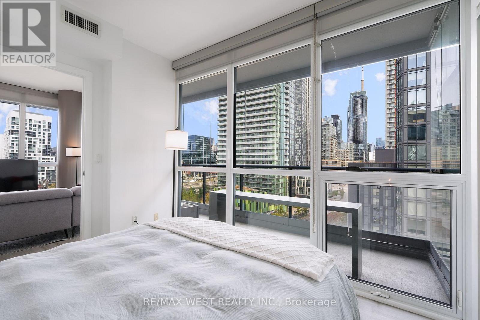 1002 - 169 Fort York Boulevard Property Photo 19