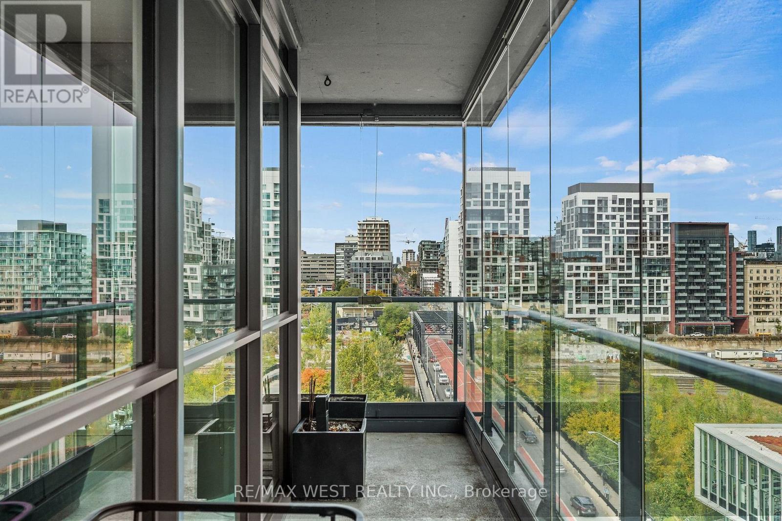 1002 - 169 Fort York Boulevard Property Photo 27
