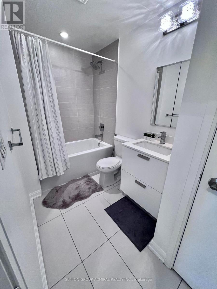 2904 - 11 Bogert Avenue Property Photo 11