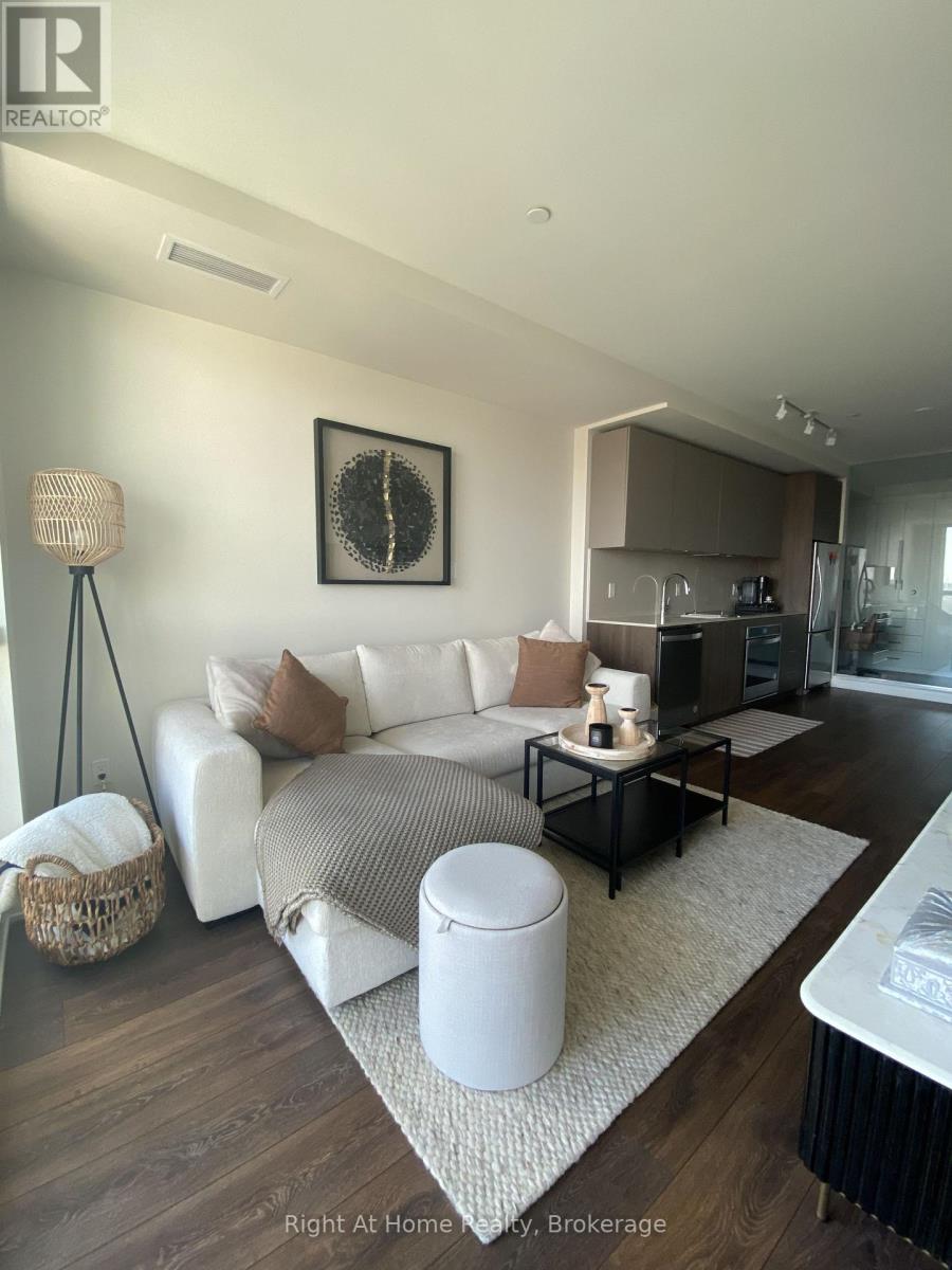 1205 - 2 Sonic Way Property Photo 4