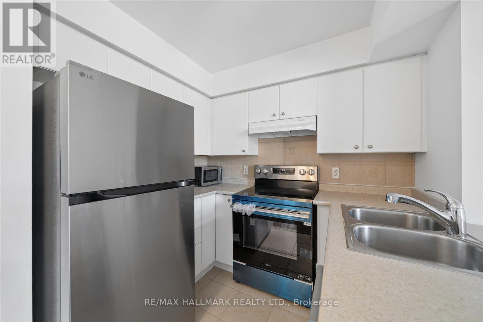915 - 18 Valley Woods Road Property Photo 10