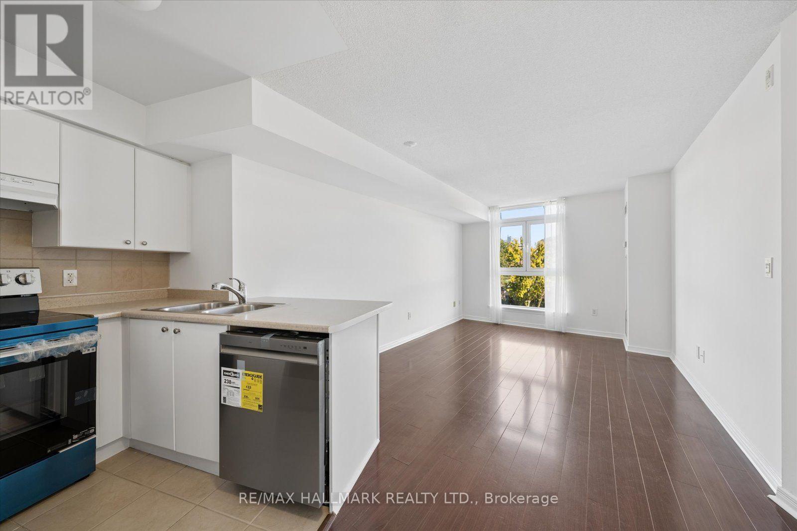 915 - 18 Valley Woods Road Property Photo 13