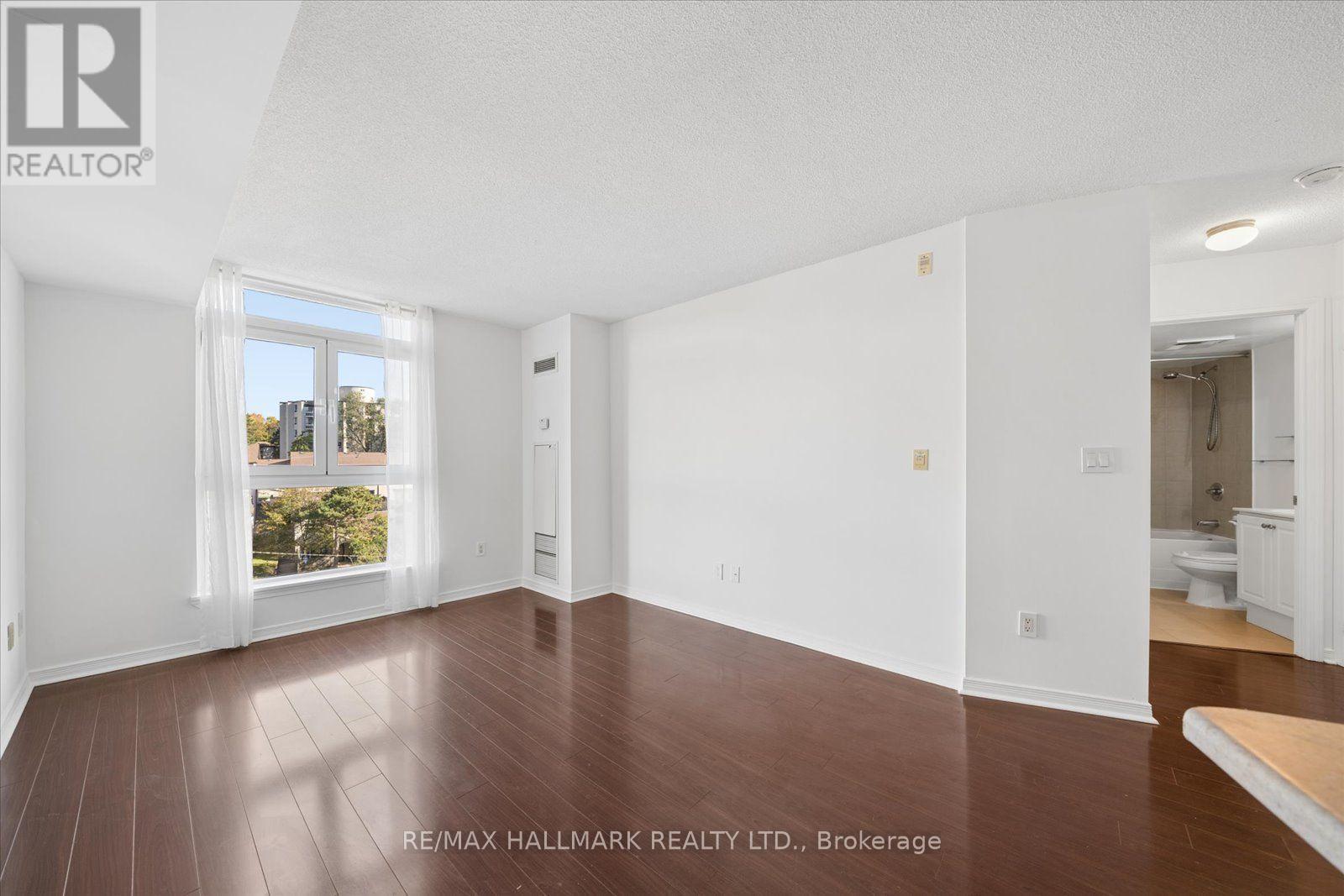 915 - 18 Valley Woods Road Property Photo 16