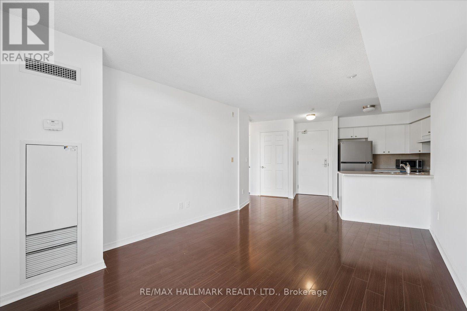 915 - 18 Valley Woods Road Property Photo 17