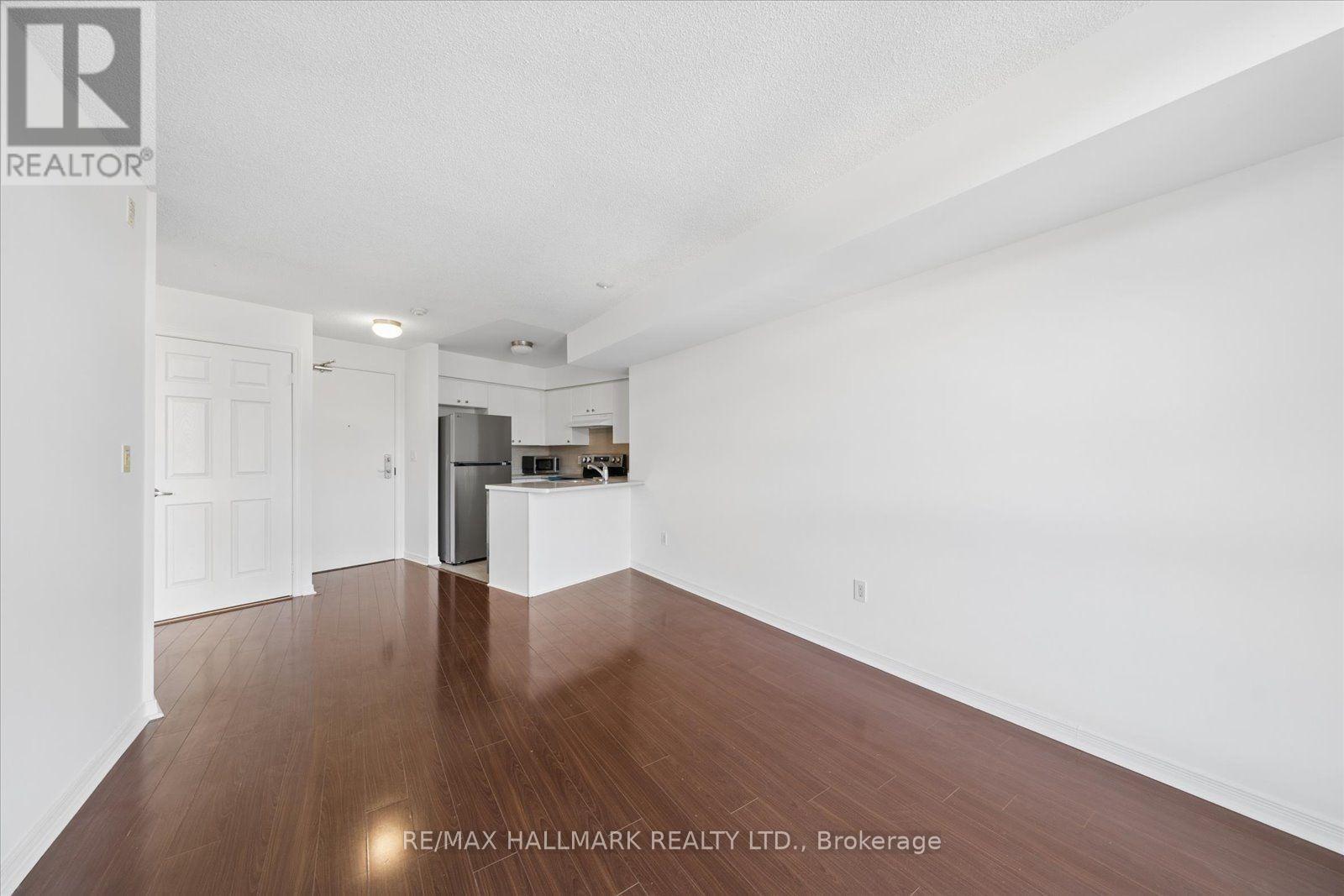 915 - 18 Valley Woods Road Property Photo 18