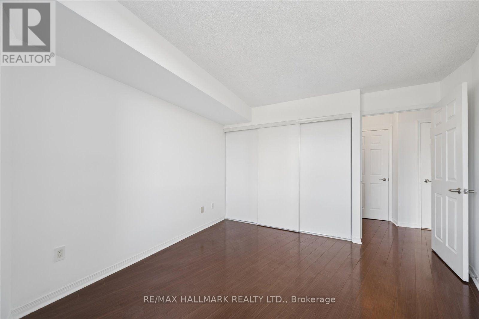 915 - 18 Valley Woods Road Property Photo 20