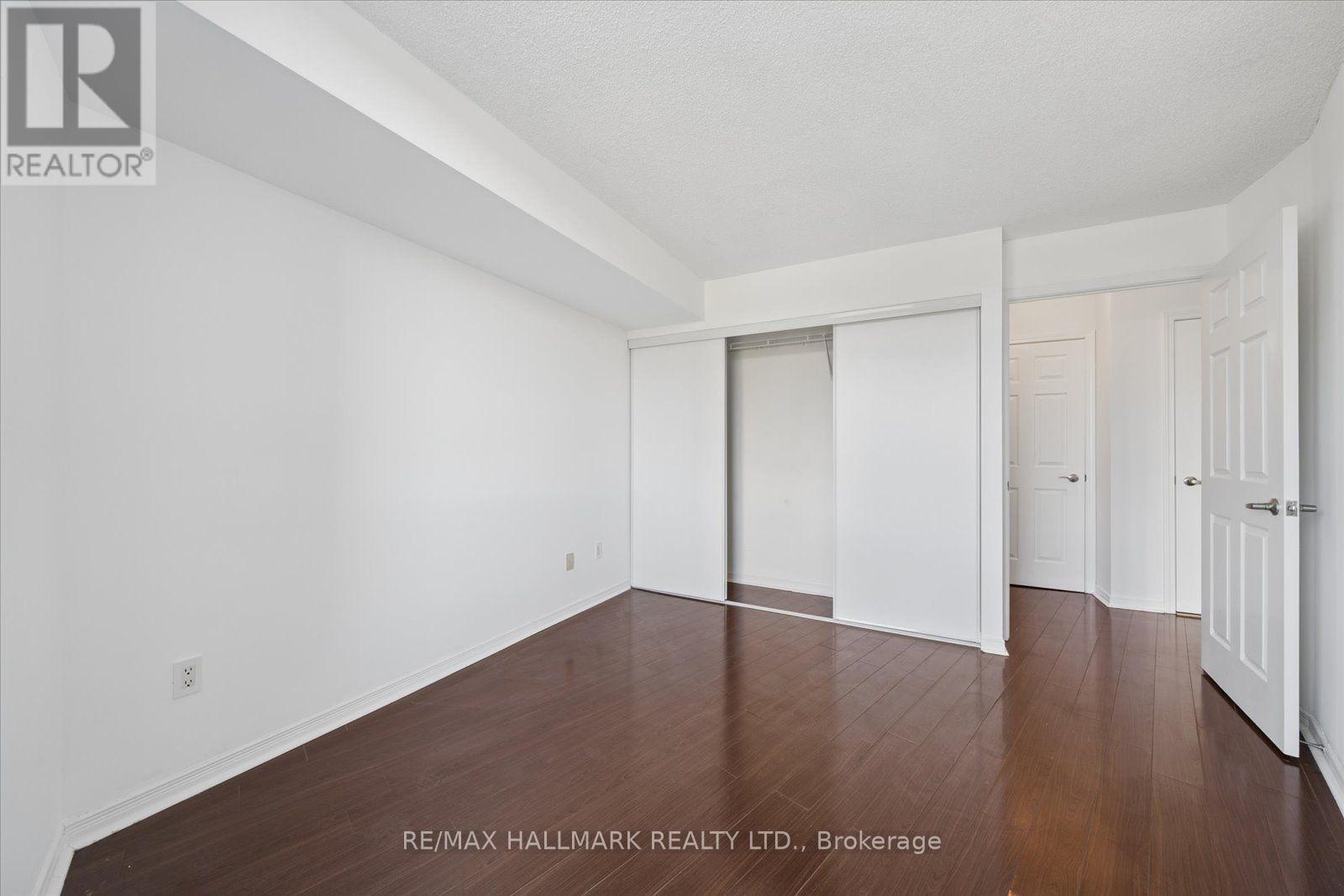 915 - 18 Valley Woods Road Property Photo 23