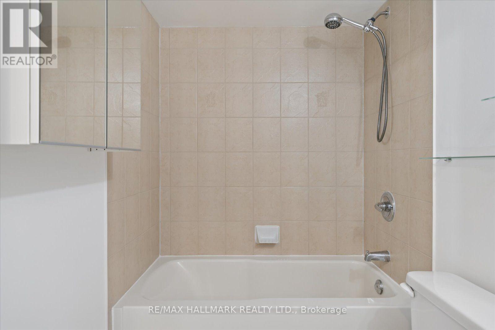 915 - 18 Valley Woods Road Property Photo 25