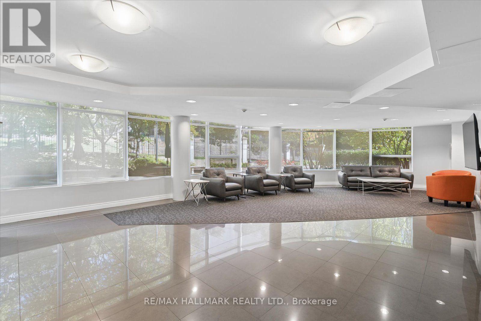 915 - 18 Valley Woods Road Property Photo 30