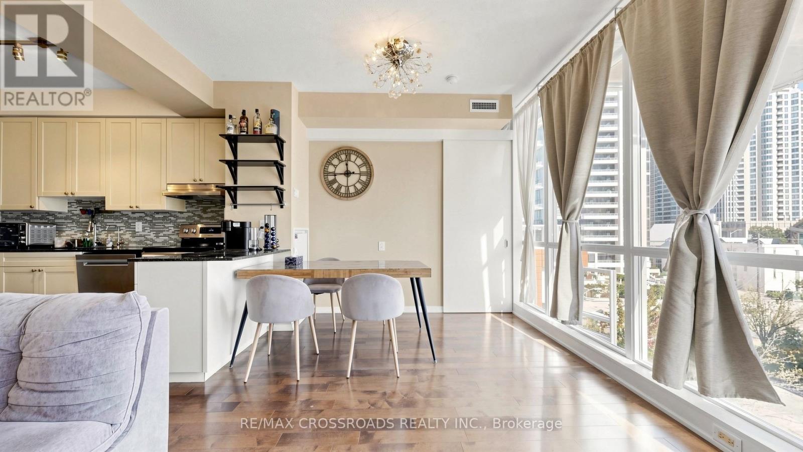 606 - 30 Canterbury Place Property Photo 5