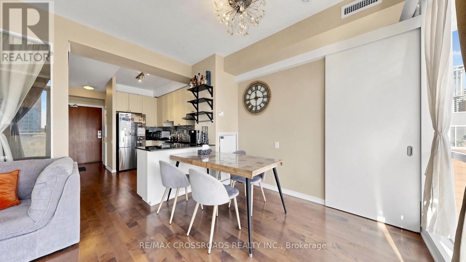 606 - 30 Canterbury Place Property Photo 6