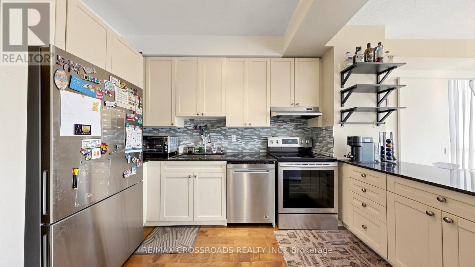 606 - 30 Canterbury Place Property Photo 8