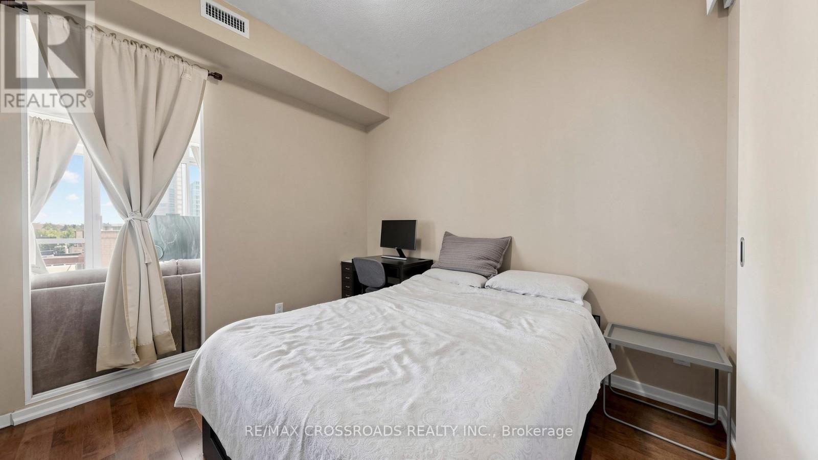 606 - 30 Canterbury Place Property Photo 16