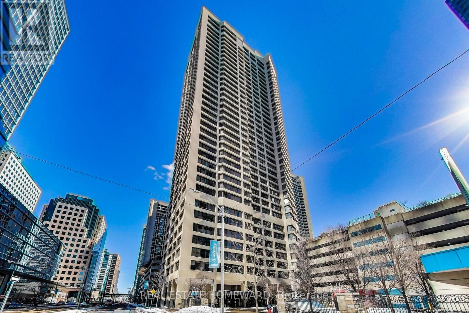 3612 - 55 HARBOUR SQUARE Property Photo 1