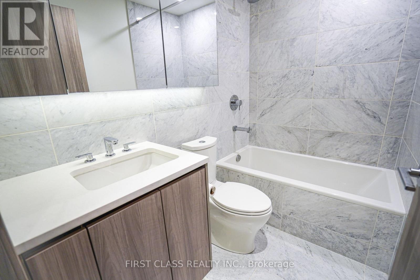 Th103 - 95 Mcmahon Drive Property Photo 13