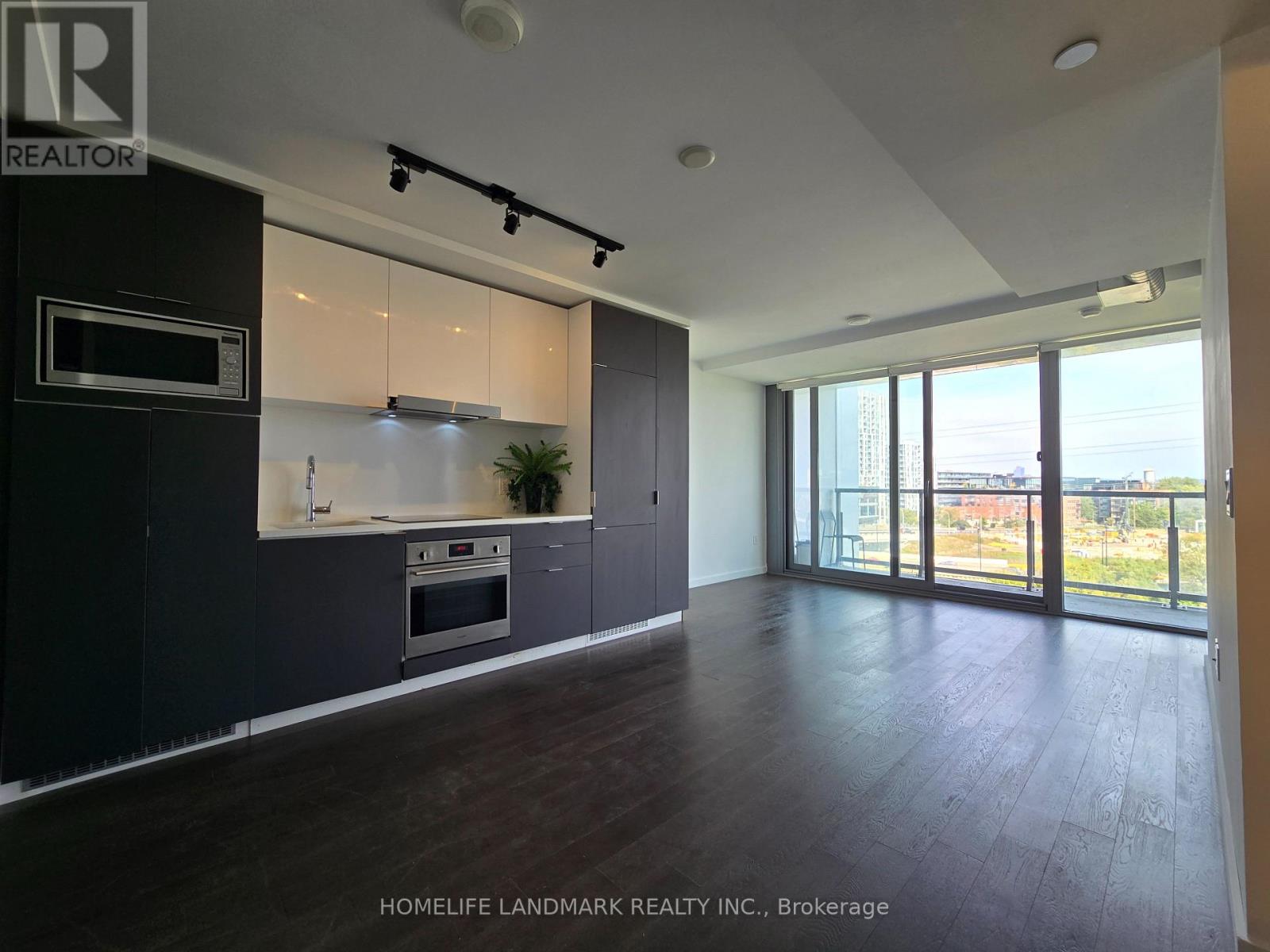 715 - 170 Bayview Avenue Property Photo 9