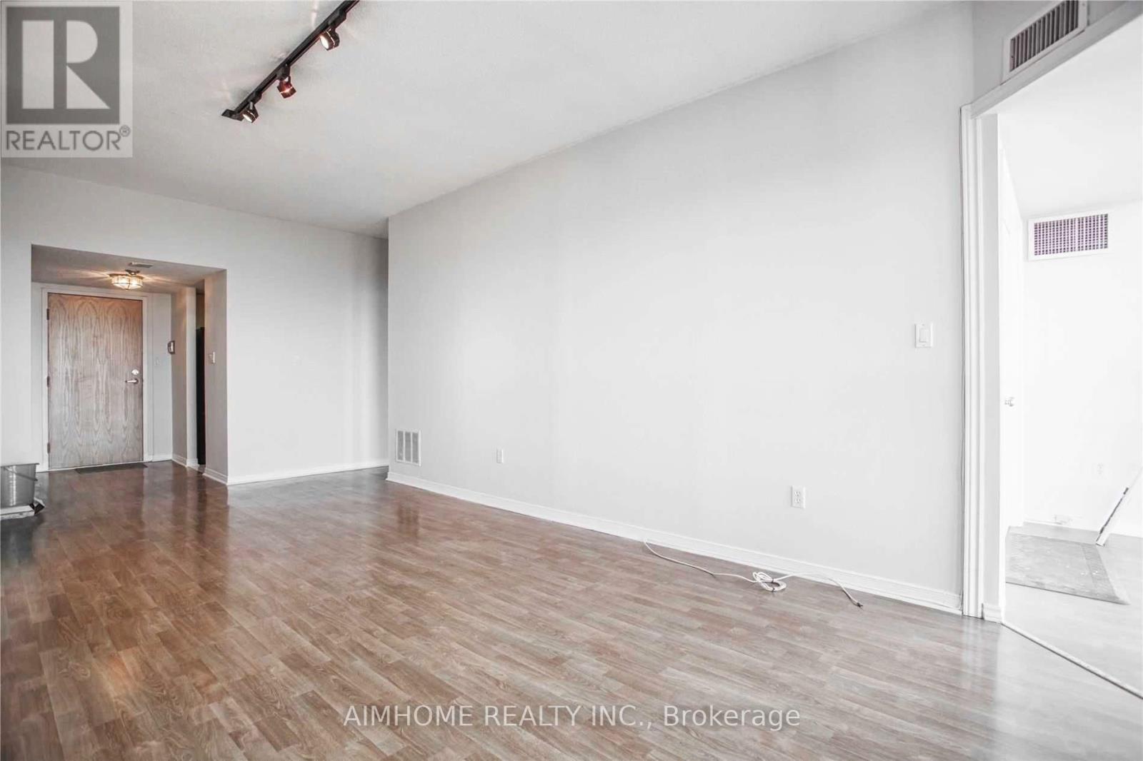 3711 - 5 Concorde Place Property Photo 3
