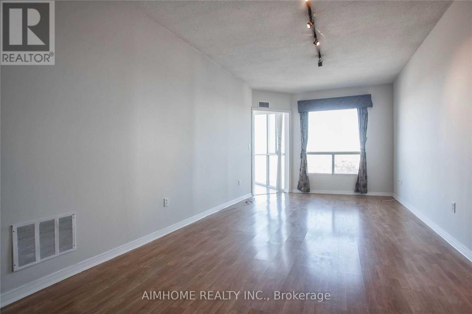 3711 - 5 Concorde Place Property Photo 4
