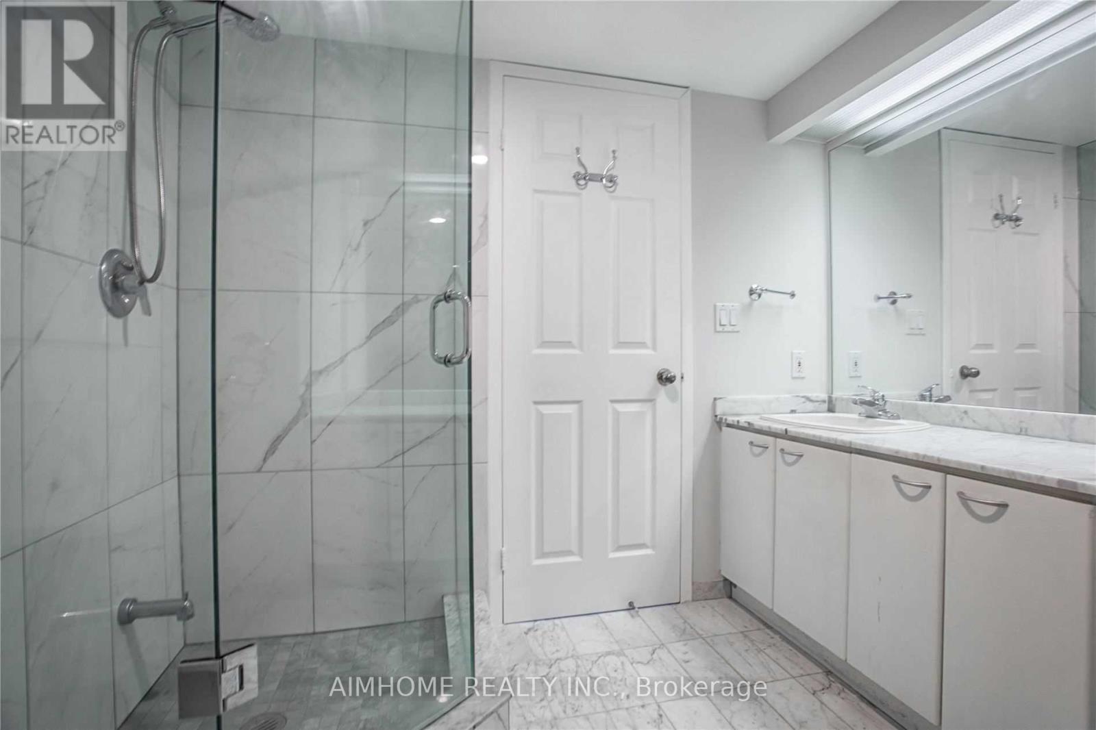 3711 - 5 Concorde Place Property Photo 10