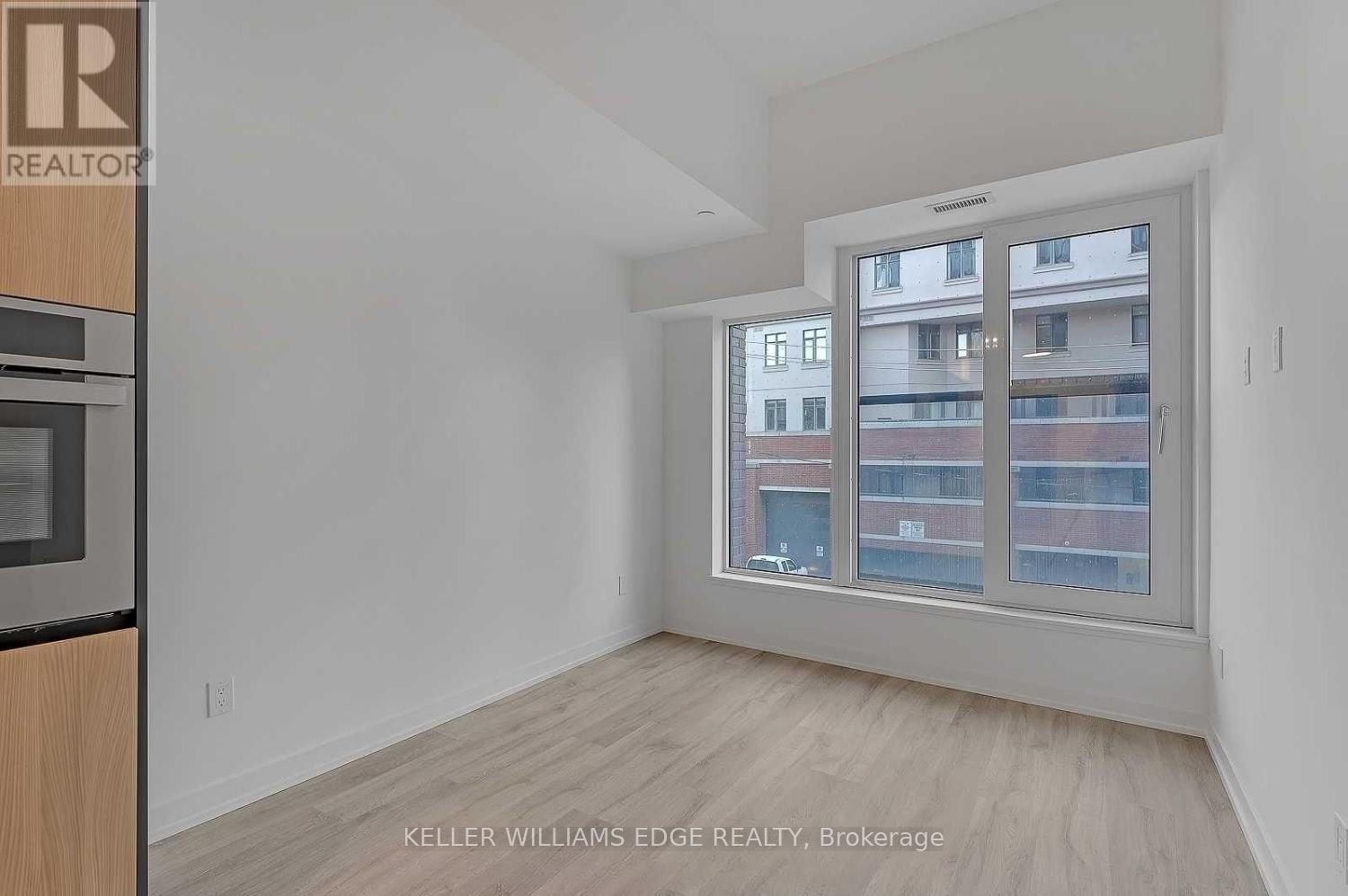 202 - 2 Augusta Avenue Property Photo 6