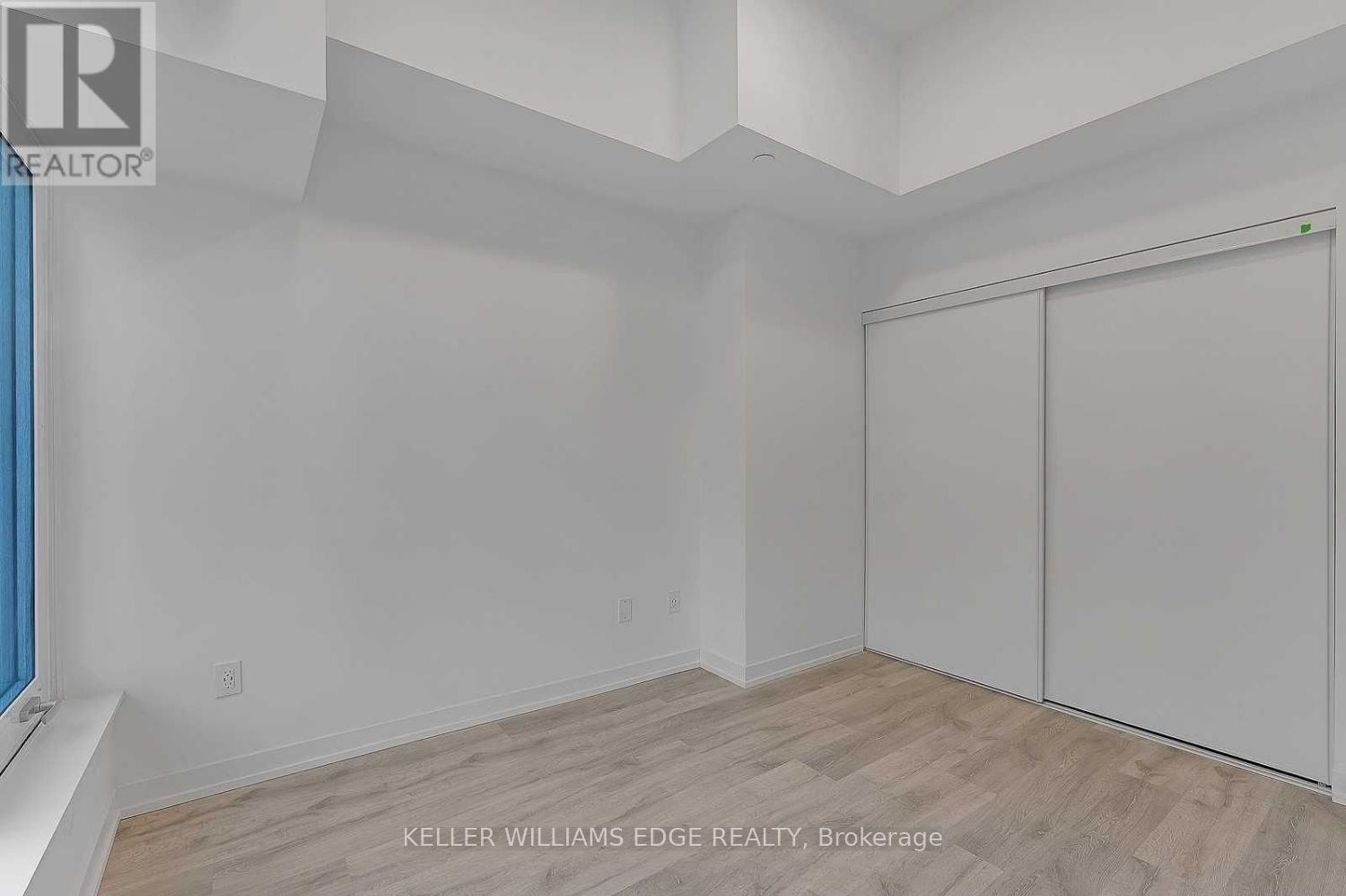 202 - 2 Augusta Avenue Property Photo 10