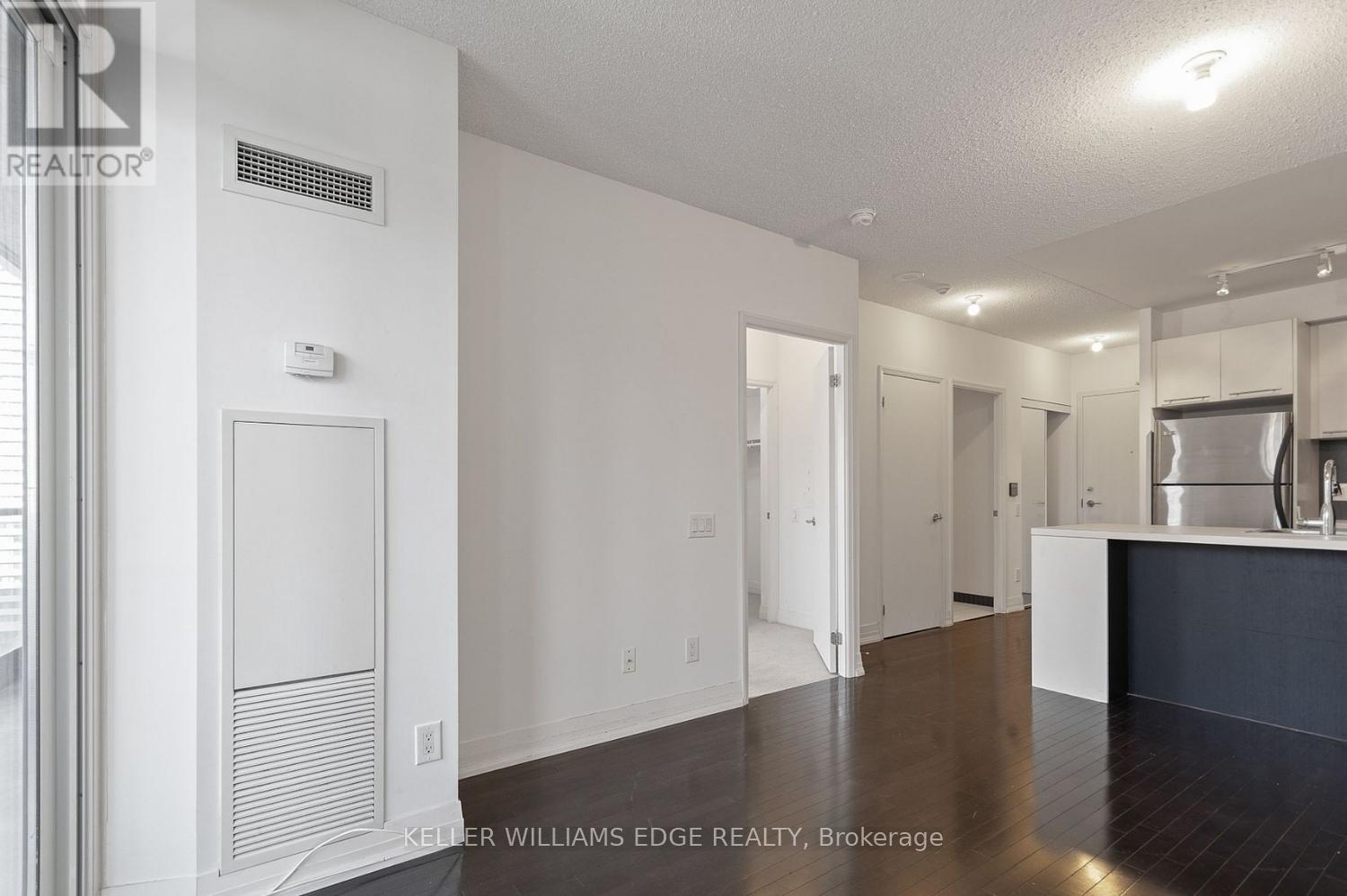 2308 - 25 Carlton Street Property Photo 7
