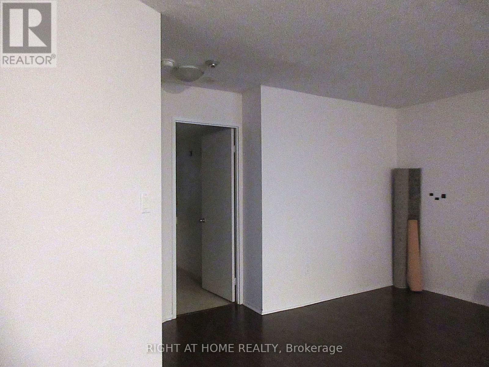 2702 - 270 Queens Quay W Property Photo 3