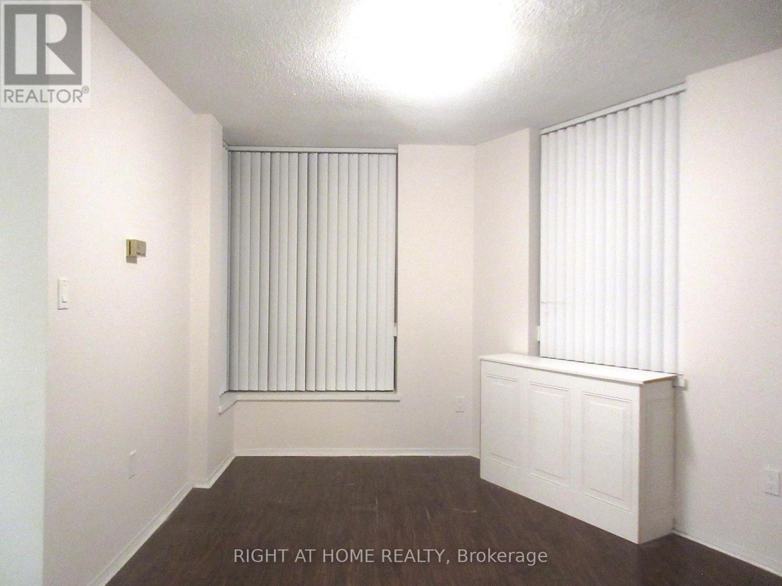 2702 - 270 Queens Quay W Property Photo 4