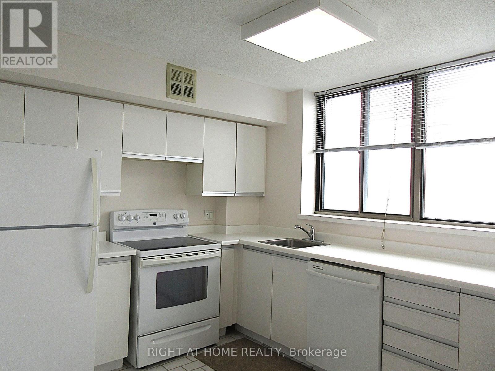 2702 - 270 Queens Quay W Property Photo 6