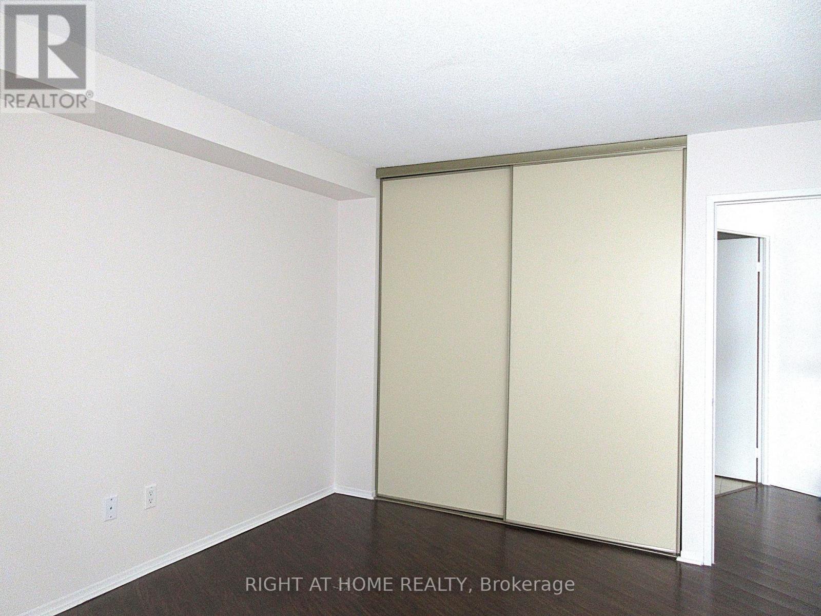 2702 - 270 Queens Quay W Property Photo 7