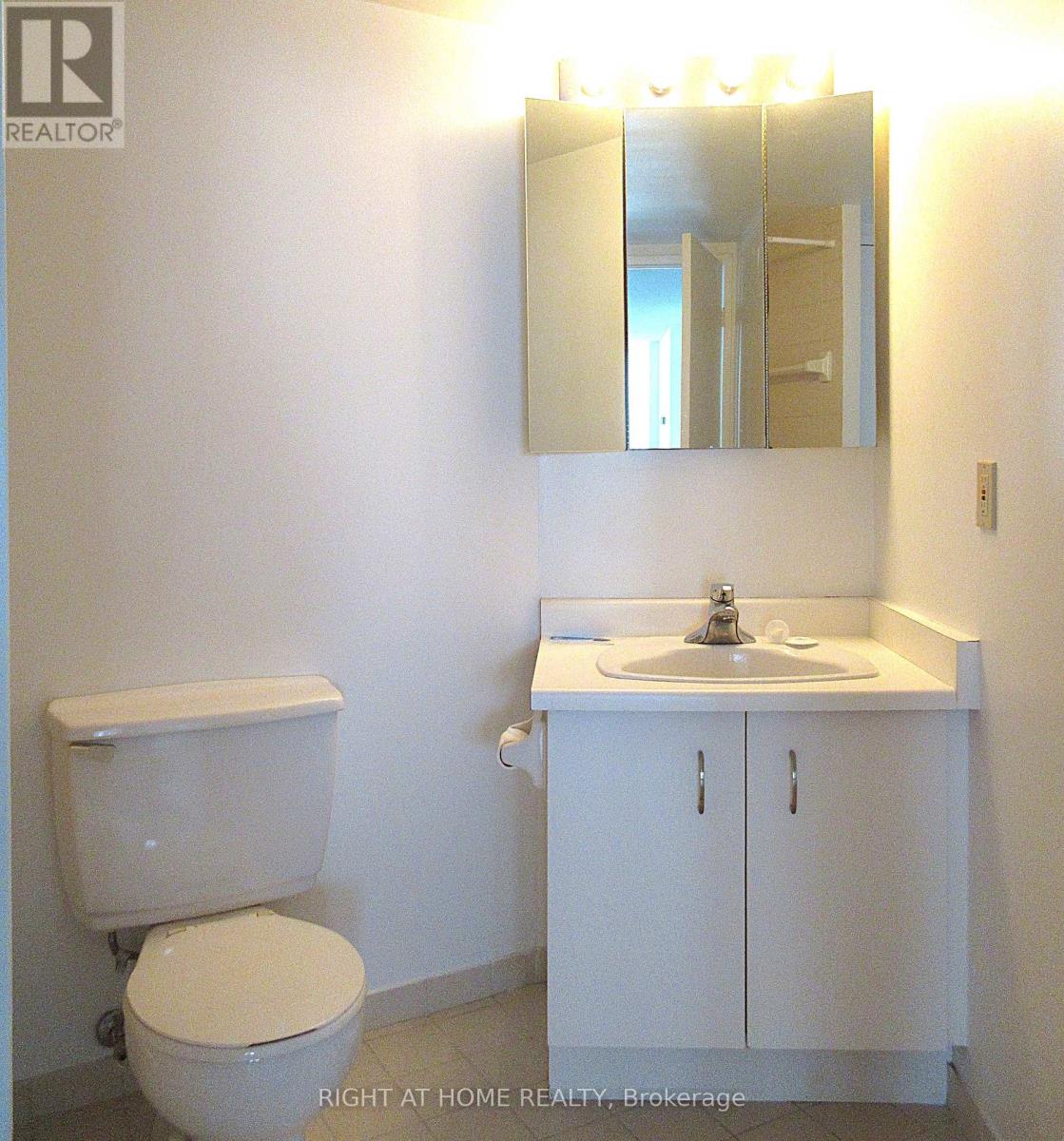 2702 - 270 Queens Quay W Property Photo 9