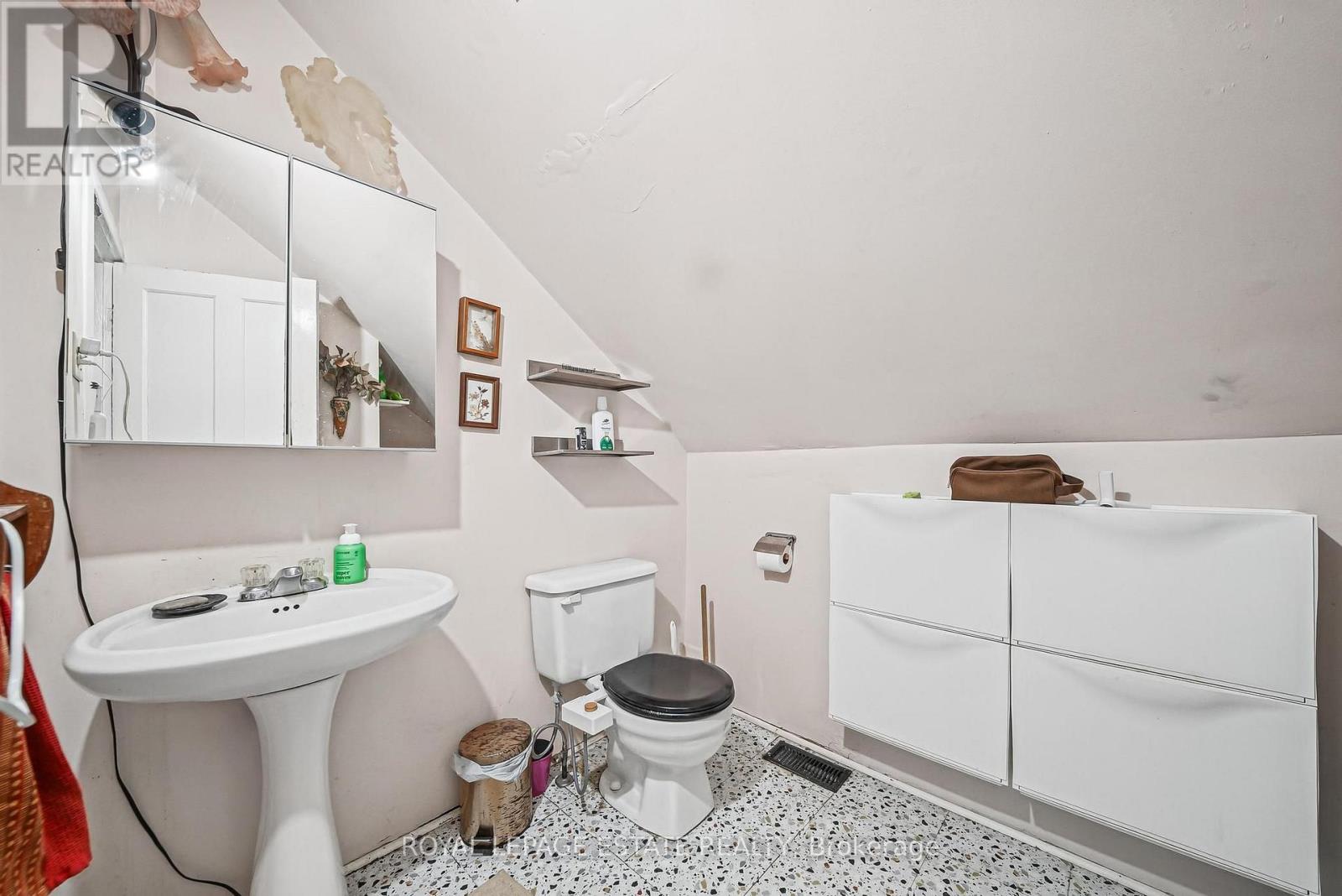 110-112 Baldwin Street Property Photo 24