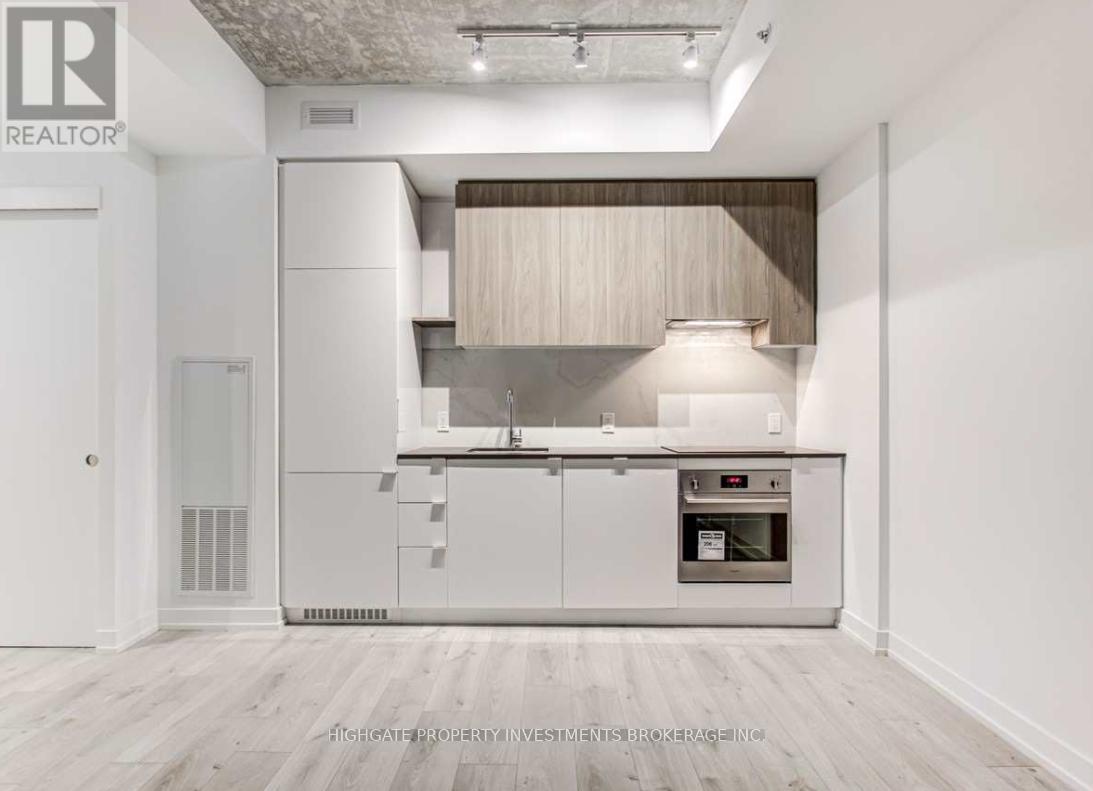 228 - 161 Roehampton Avenue Property Photo 8