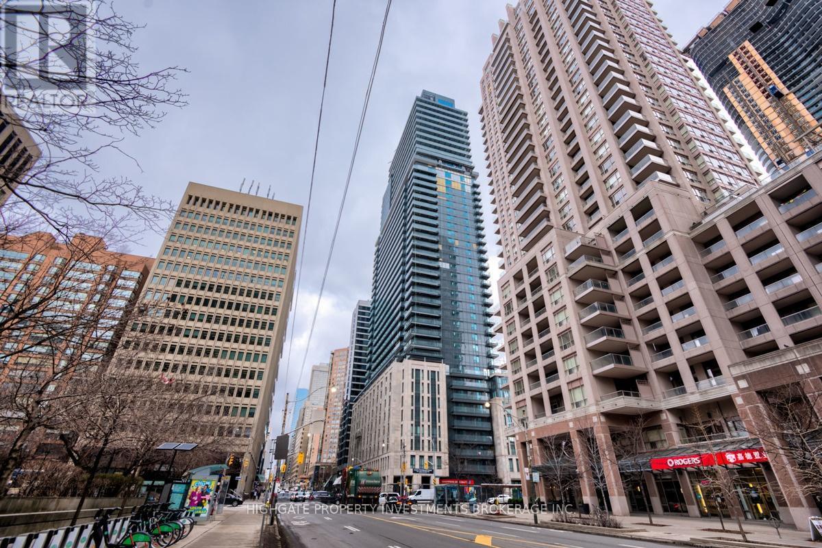 2711 - 955 BAY STREET Property Photo 1