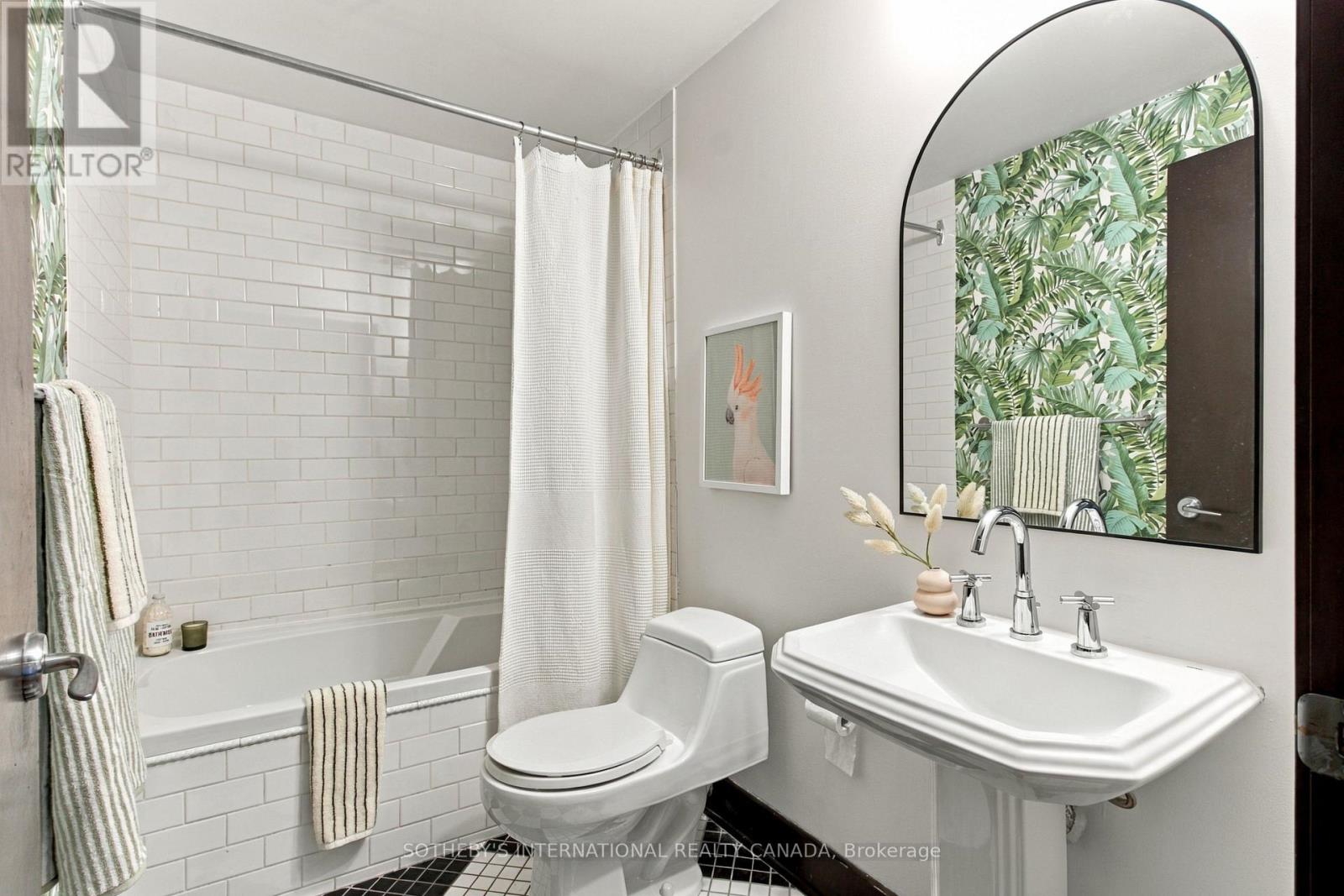 412 - 183 Dovercourt Road Property Photo 31