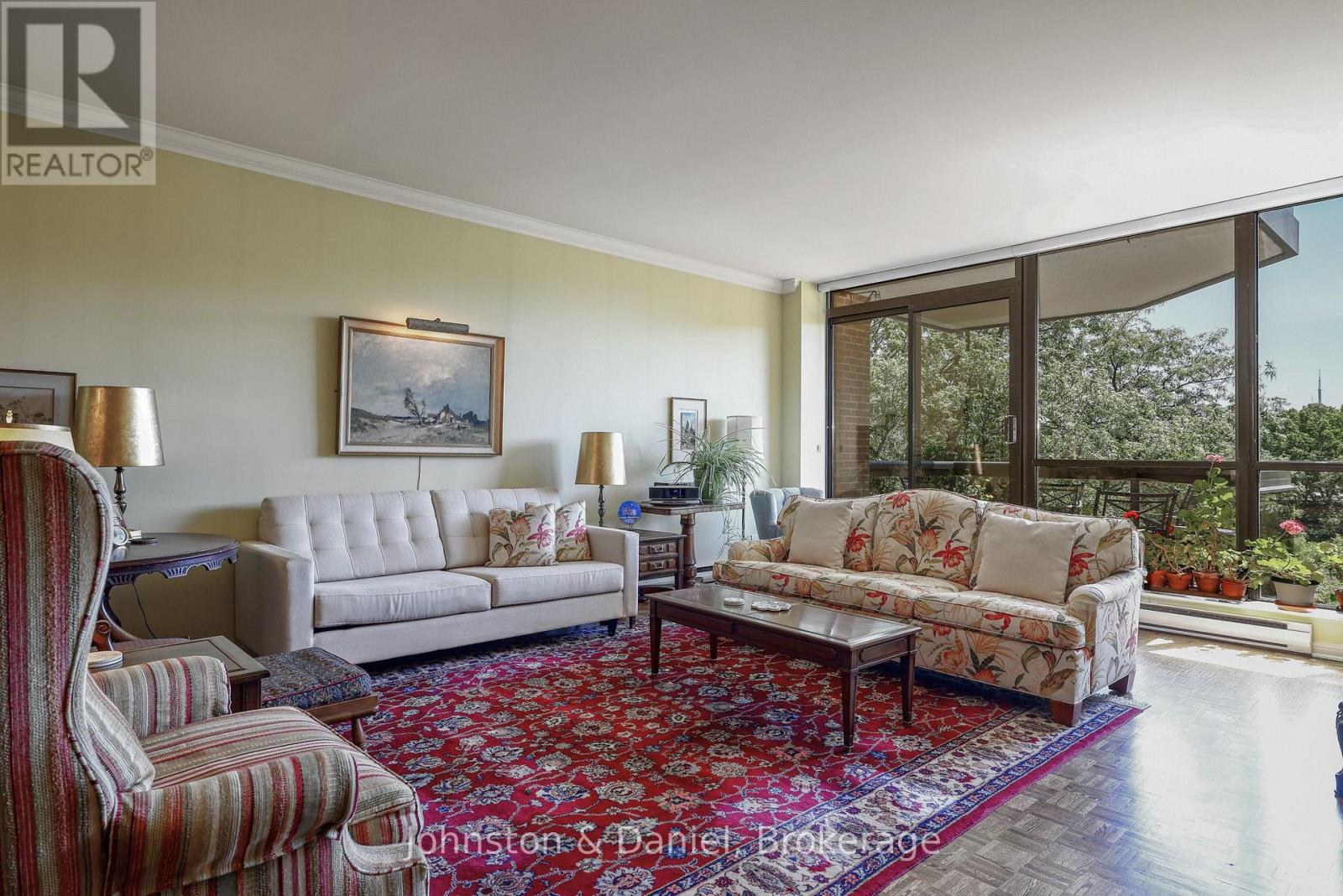 401 - 407 Walmer Road Property Photo 2